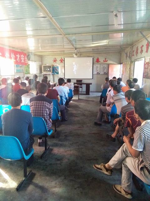 掘進公司北翼項目部定期培訓(xùn)養(yǎng)成安全好習(xí)慣