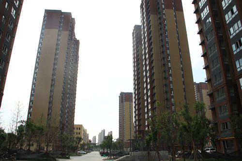 天工公司土建十一項(xiàng)目部承建的曲江羊頭鎮(zhèn)村安置小區(qū)1標(biāo)段工程通過防雷接地、人防兩項(xiàng)專項(xiàng)驗(yàn)收