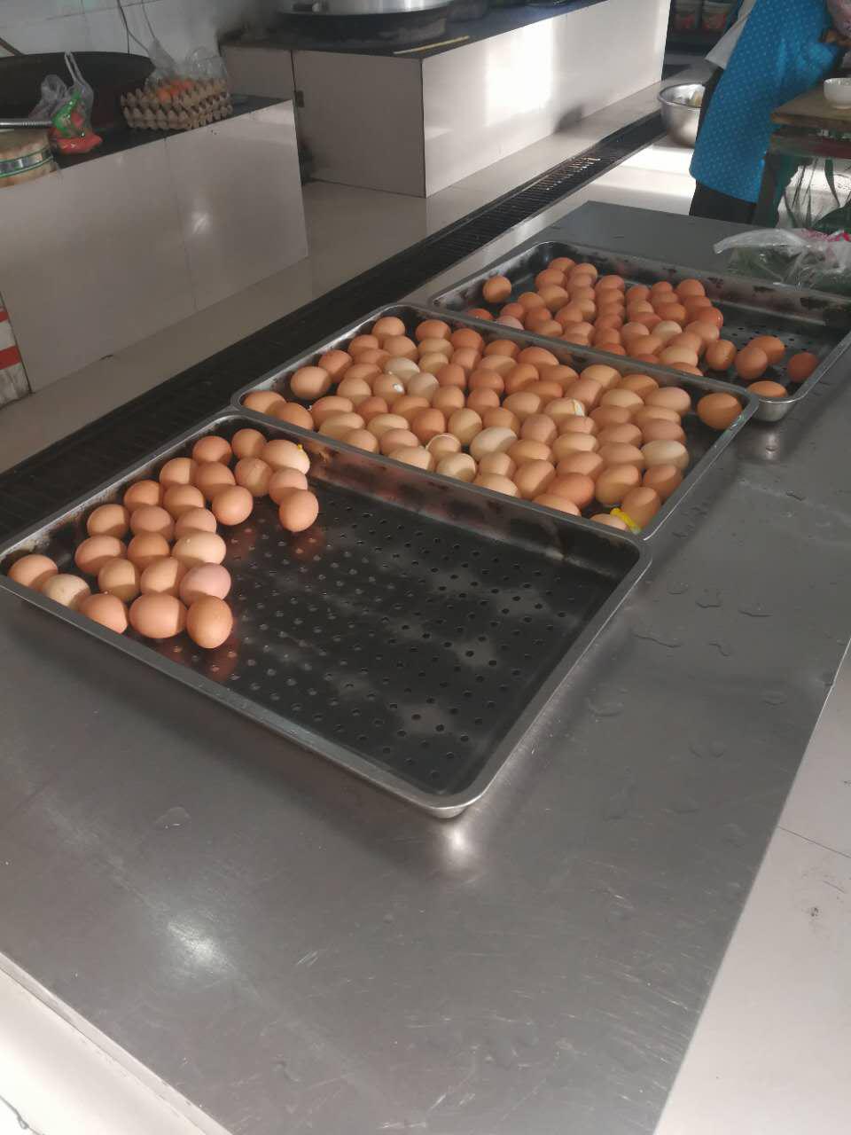 掘進(jìn)公司曹家灘項(xiàng)目部班中餐從溫飽向營(yíng)養(yǎng)轉(zhuǎn)變