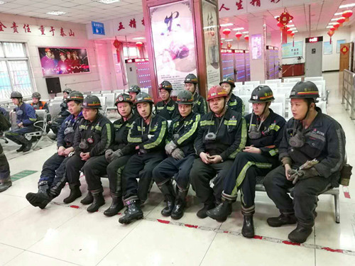 機(jī)電安裝公司黃陵項目部承建的二部膠帶機(jī)試運轉(zhuǎn)成功