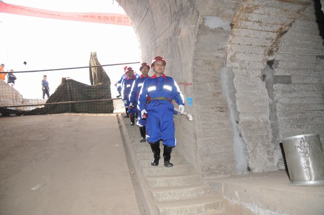 掘進(jìn)公司檸條塔北翼2號(hào)風(fēng)井工程順利通過(guò)竣工驗(yàn)收