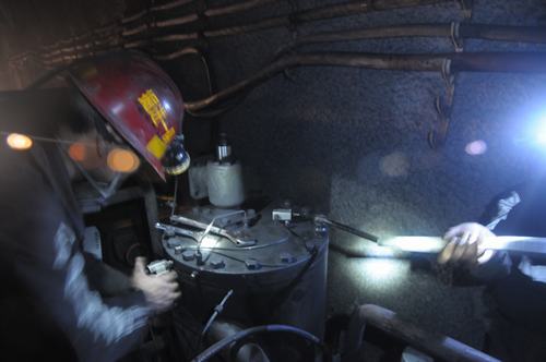 掘進(jìn)公司開展失爆專項(xiàng)治理確保機(jī)電設(shè)備安全可靠