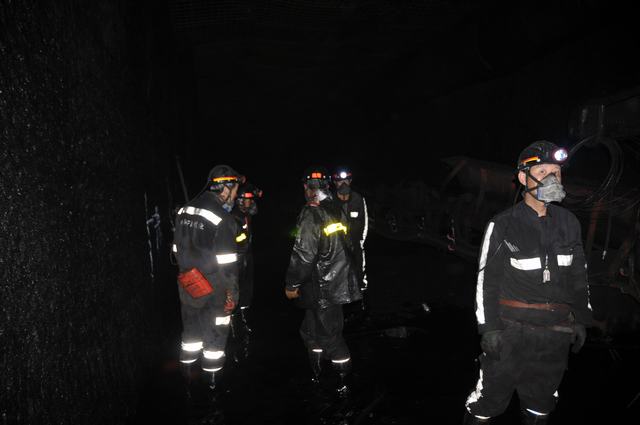 掘進(jìn)公司小保當(dāng)項目部112201外回風(fēng)順槽精準(zhǔn)貫通