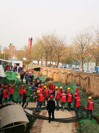 人心齊、泰山移，團結(jié)就是力量