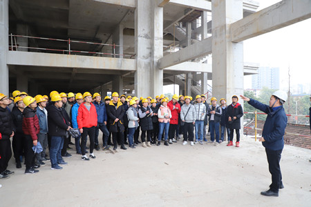 陜煤建設(shè)漢中分公司天漢坊項目迎來陜西理工大學百余師生參觀學習