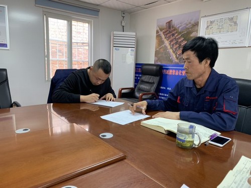 陜煤建設(shè)銅煤公司干部職工立下軍令狀，打好百日會戰(zhàn)攻堅戰(zhàn)