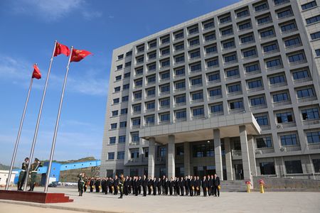 陜煤建設(shè)天工公司土建七部承建的彬長鐵路運(yùn)輸公司綜合樓一次性驗(yàn)收合格