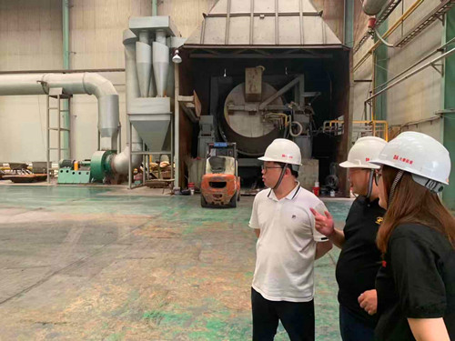 陜煤建設物資公司與陜西大秦鋁業(yè)有限責任公司進行業(yè)務洽談