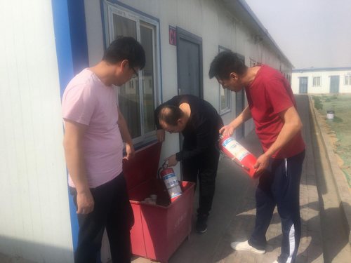 陜煤建設(shè)掘進公司：“查風(fēng)險 除隱患 迎大慶”全員在行動