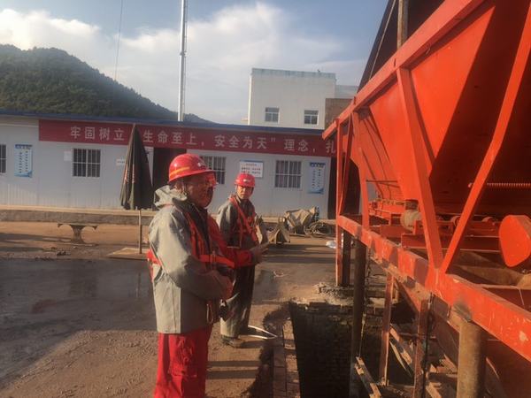 陜煤建設礦建二公司“保平安迎大慶”，大力開展節(jié)前安全大檢查