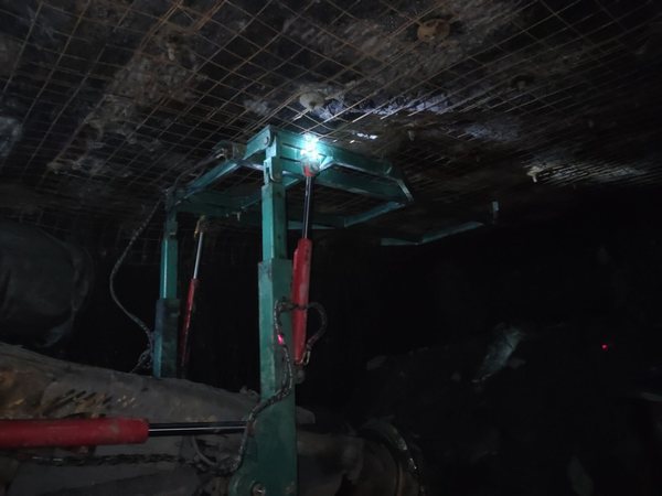 陜煤建設(shè)掘進(jìn)公司：檸條塔項(xiàng)目部順利完成掘進(jìn)機(jī)臨時(shí)支護(hù)作業(yè)