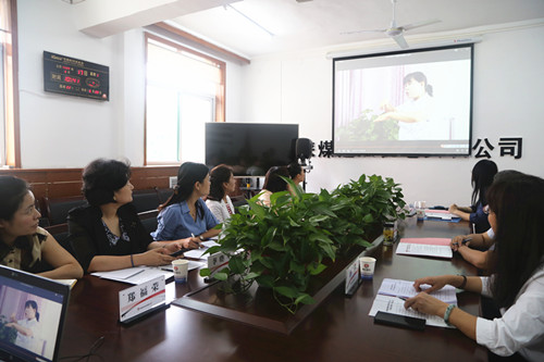 省總工會“母嬰關(guān)愛室”互檢組蒞臨陜煤建設(shè) 機電安裝公司調(diào)研指導