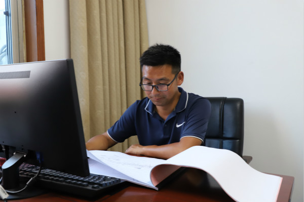 堅(jiān)守一線 無悔奉獻(xiàn)