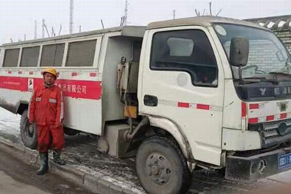 陜煤建設(shè)礦建二公司新型無(wú)軌膠輪車正式投用