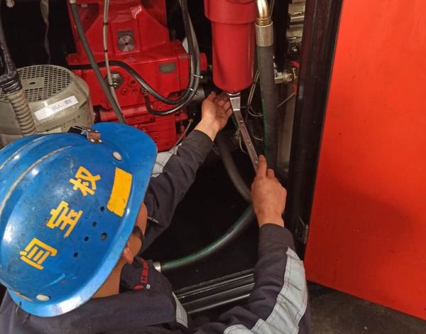 陜煤建設洗選煤運營公司紅柳林洗煤廠項目部： 年節(jié)生產穩(wěn)運轉 養(yǎng)護設備出新招