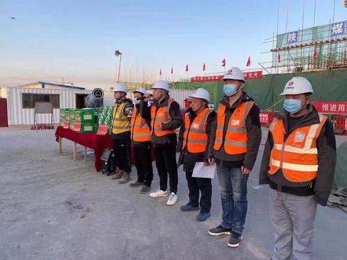 陜煤建設(shè)銅煤公司第十六項(xiàng)目部春節(jié)慰問(wèn)過(guò)新年，濃濃關(guān)愛(ài)暖人心