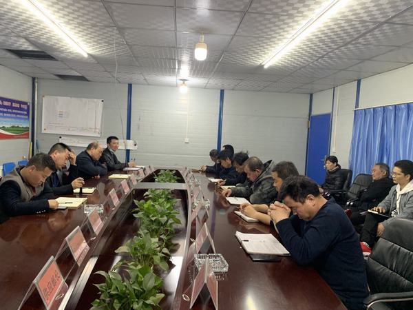 陜煤建設(shè)礦建二公司小保當(dāng)?shù)谌?xiàng)目部以談促改推進(jìn)施工安全