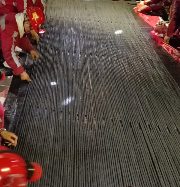 陜煤建設(shè)機(jī)電安裝公司提前10個小時完成曹家灘煤礦主斜井膠帶機(jī)檢修任務(wù)