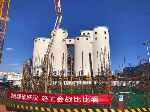 陜煤建設(shè)銅煤公司第二十一項(xiàng)目部施工的新增汽車裝車倉滑模施工正式拉開序幕