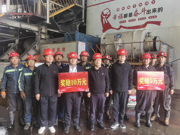 陜煤建設(shè)機(jī)電安裝公司以優(yōu)異施工業(yè)績(jī)獻(xiàn)禮國(guó)慶