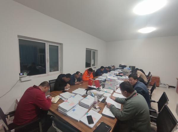 陜煤建設(shè)銅煤公司基層項目部掀起了學習黨的第十九屆六中全會精神的熱潮