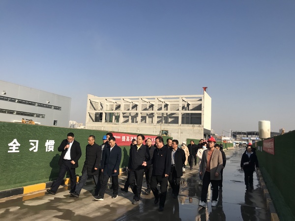 陜西省政協(xié)副主席楊冠軍一行深入陜煤建設(shè)天工公司承建的3萬噸/年礦用高分子材料示范項目調(diào)研指導(dǎo)工作