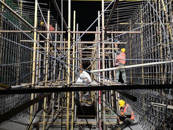 陜煤建設(shè)銅煤公司第六項(xiàng)目部晝夜奮戰(zhàn)，打響進(jìn)度保證攻堅(jiān)戰(zhàn)