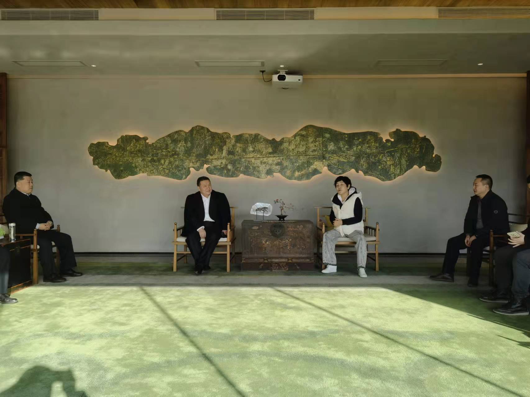 寧興剛、王寧到天朗控股集團開展合作交流