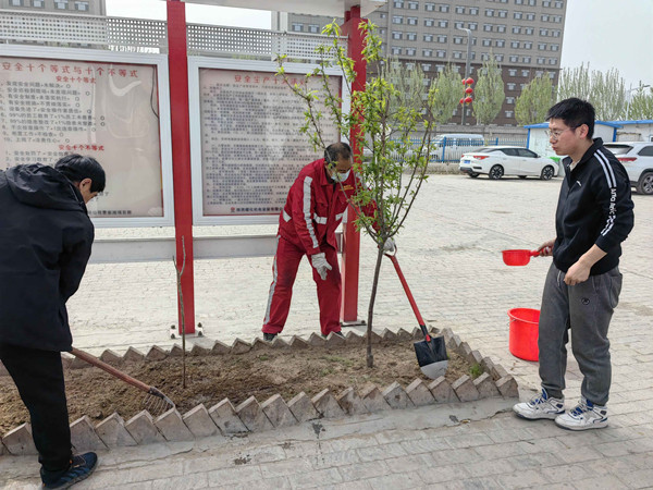 陜煤建設(shè)機(jī)電安裝公司曹家灘項(xiàng)目部真情打造“幸福家園”