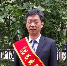 堅守施工一線  矢志不渝追夢