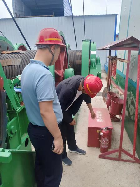 陜煤建設礦建二公司：帶著“放大鏡”進基層