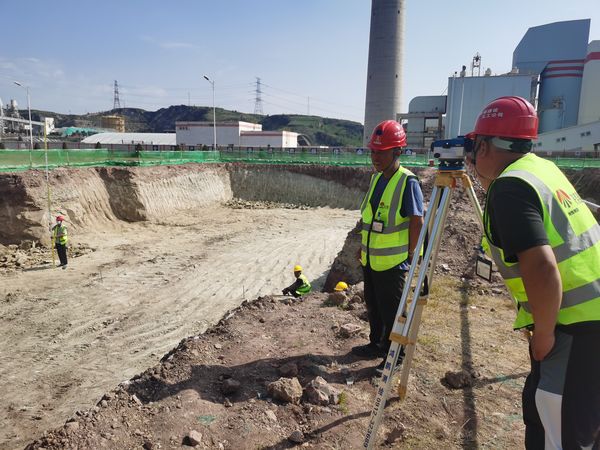 陜煤建設(shè)天工公司施工前沿以高溫“烤”驗(yàn)，“暑”寫(xiě)勞動(dòng)畫(huà)卷