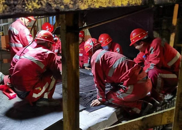 陜煤建設(shè)機(jī)電安裝公司提前3小時(shí)順利完成月度搶修工程