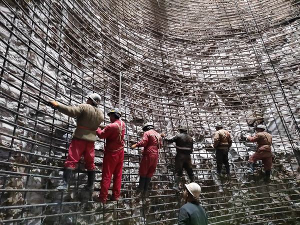 陜煤建設(shè)礦建二公司圓滿完成胡家河二號進風(fēng)立井凍結(jié)段外壁掘砌施工任務(wù)