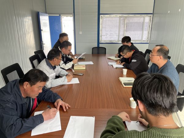 陜煤建設天工公司新疆第一項目部：靶心向內挖潛力，開足馬力搞建設