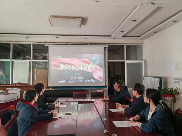 陜煤建設韓城分公司土建五項目部黨支部“ 嚴守紀律底線 加強作風建設”系列活動