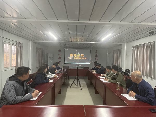 陜煤建設(shè)韓城分公司土建六項目部：點(diǎn)亮“三盞燈”安全不“迷路”