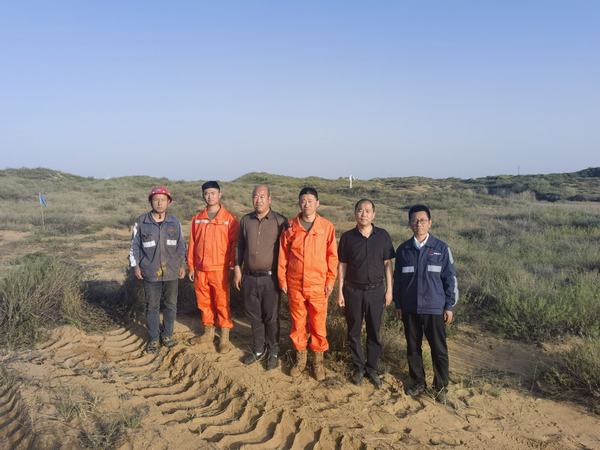 陜煤建設(shè)洗選煤運(yùn)營公司第一項(xiàng)目部積極配合完成 “神舟十六號”整流罩殘骸整理倒運(yùn)工作