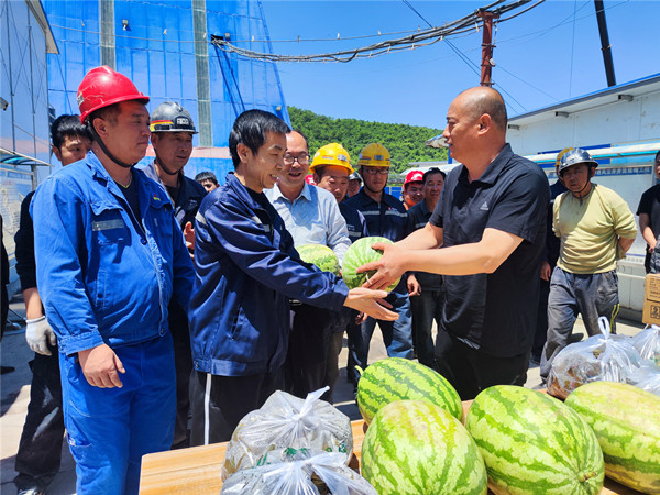 盛夏送清涼，致敬高溫下堅(jiān)守的陜煤建設(shè)者