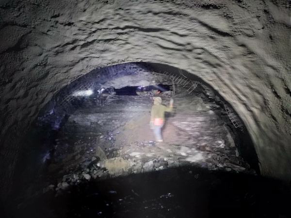 陜煤建設(shè)礦建二公司王峰項目部井下巷道順利貫通