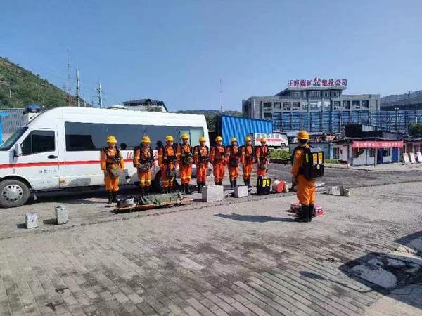 陜煤建設(shè)礦建二公司開(kāi)展各類(lèi)事故應(yīng)急救援演練活動(dòng)