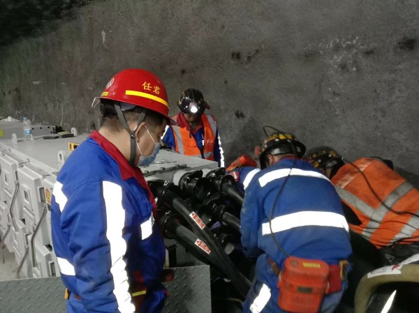 陜煤建設機電安裝公司：迎“峰”而上，“暑”你最美