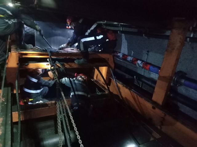 陜煤建設韓城分公司張家峁項目部高效完成2203膠運順槽膠帶機回撤工程