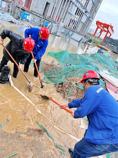 陜煤建設(shè)渭南公司十一項目部“汛”速行動 撐起施工生產(chǎn)“防護(hù)傘”