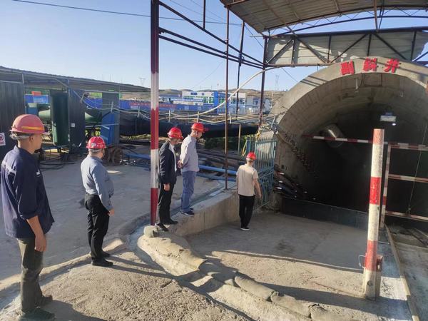 陜煤建設(shè)礦建二公司：安全生產(chǎn)不放假 應(yīng)急值守不“打烊”