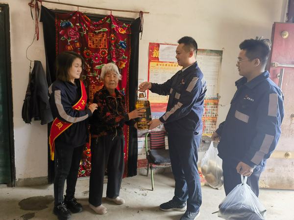 陜煤建設(shè)洗選煤運(yùn)營(yíng)公司神渭蒲城運(yùn)營(yíng)項(xiàng)目部 愛滿重陽節(jié) 孝老暖人心