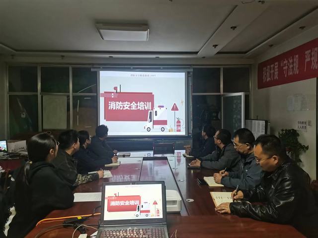 陜煤建設(shè)韓城分公司土建五項(xiàng)目部多元化開(kāi)展“消防宣傳月”活動(dòng)