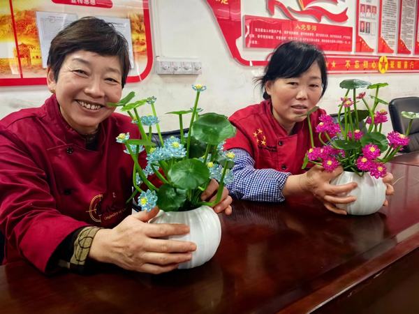 陜煤建設洗選煤運營公司檸條塔運營項目部開展 “巧手傳廉情，歡喜迎元旦”主題手工活動