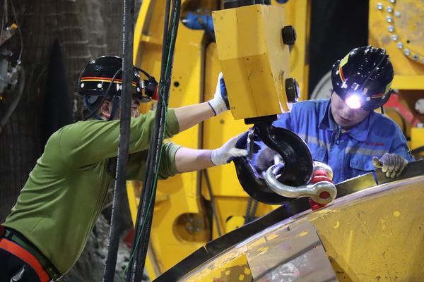 陜煤建設(shè)礦建二公司TBM（全斷面硬巖盾構(gòu)機）施工再創(chuàng)新高