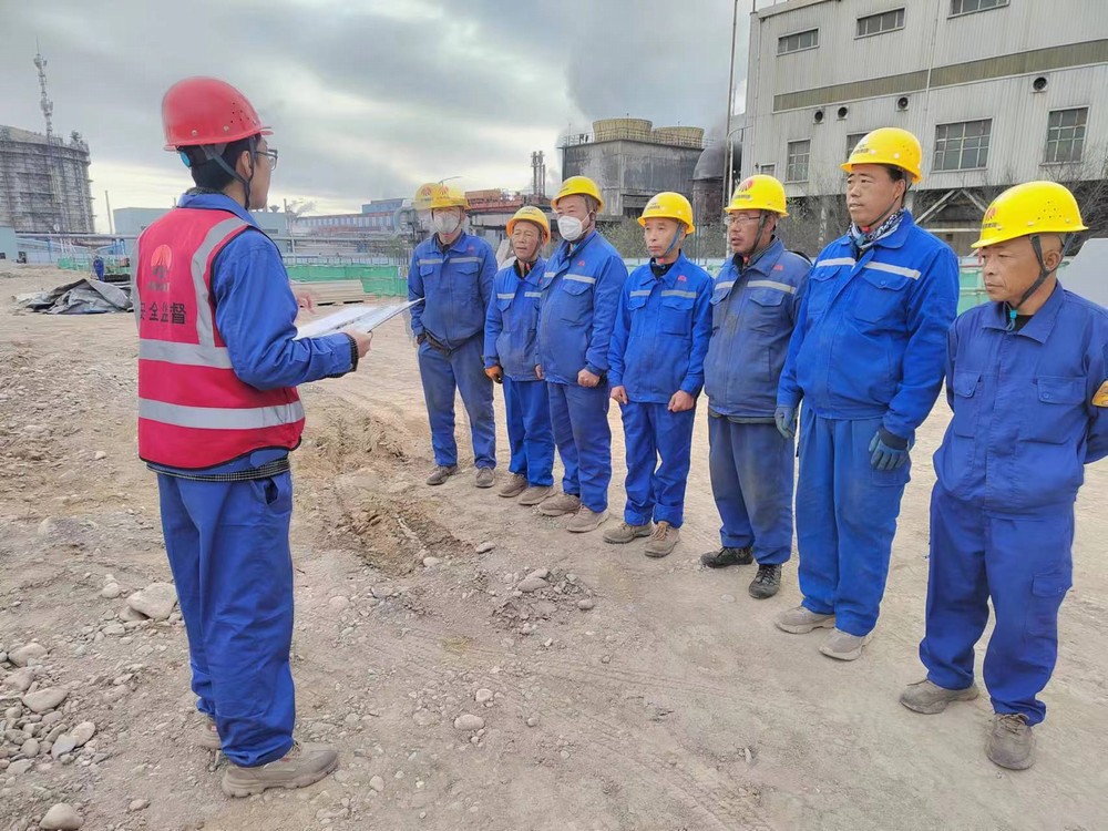 陜煤建設(shè)西北分公司土建第二項(xiàng)目部：工地普法新篇章 共筑法治安全夢